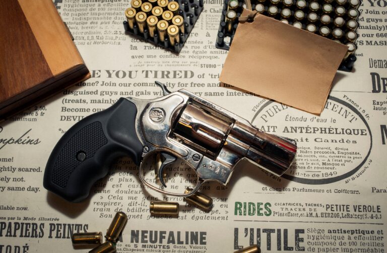 Revolver News: What It Is, Who Runs It, and Why It's Controversial
